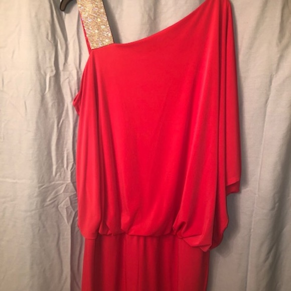 DRESS - Picture 1 of 5